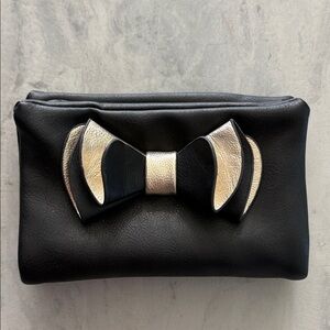 Boutique Vegan Leather bow detail bag  clutch  Crossbody bag/gold tone chain EUC